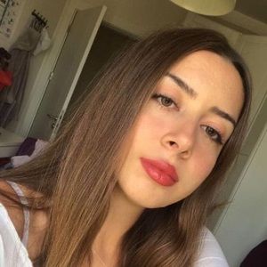 Meet your Posher, Elif